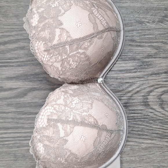 Strapless Beige Lace Bra - Picture 4 of 12